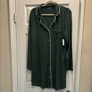 Amazon Essentials Green Pajama Nightgown with White Trim